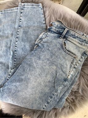 Maurices Light Blue Acid-Wash High-Rise Jeans